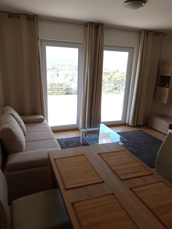 Apartment Maslinica